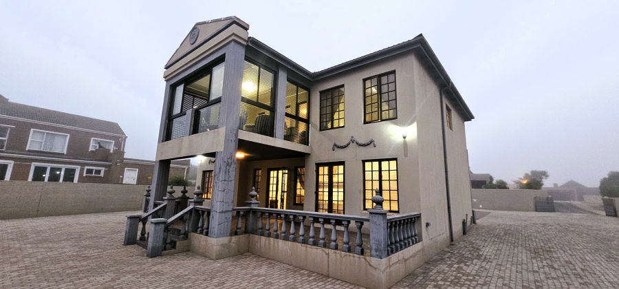 5 Bedroom Property for Sale in Myburgh Park Western Cape